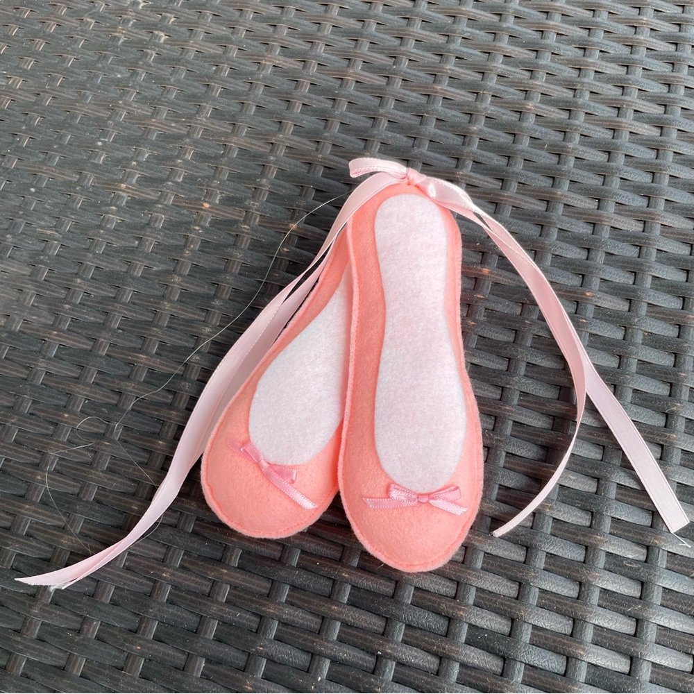 Pretty Pink Ballet Slipper Decor